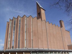 NH Opstandingskerk met trap